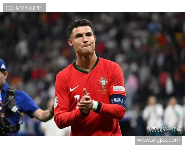 可爱外表与足球才华并存的明星球员们的魅力探秘