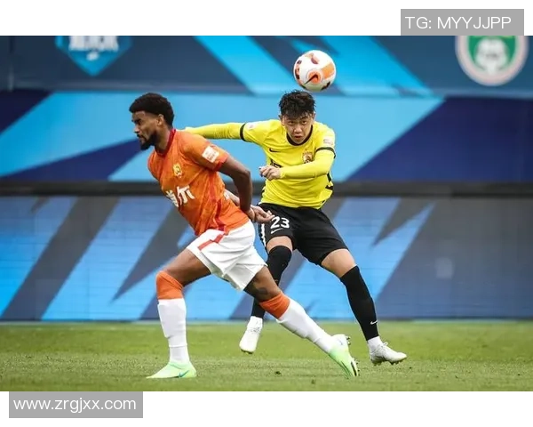 武汉足球队在城市联赛中的默契配合与战术分析探讨 武汉足球队在城市联赛中的默契配合与战术分析探讨